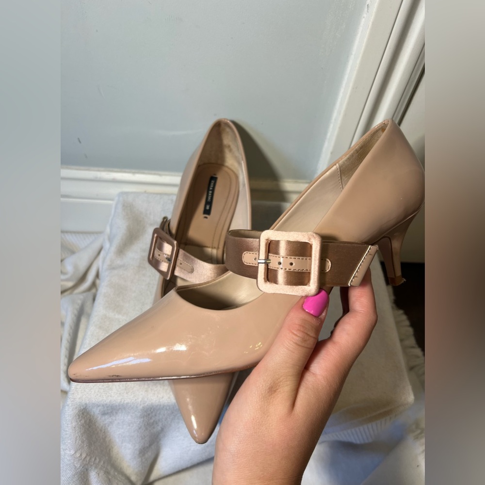 Zara Women basic collection leather heel with satin belt buckle Size 39